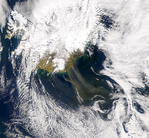 Humo o polvareda encima de Islandia