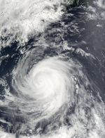 Tifón Chataan cerca de Japón