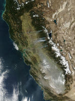 Incendios estacionales tardíos en California